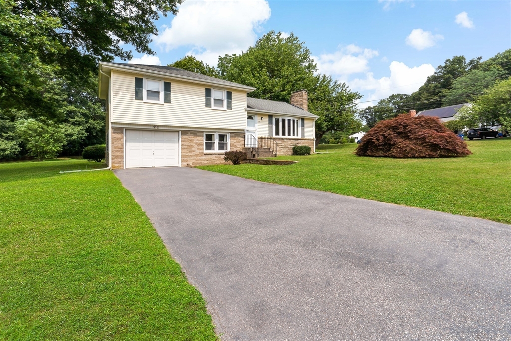 30 Rosemarie Dr