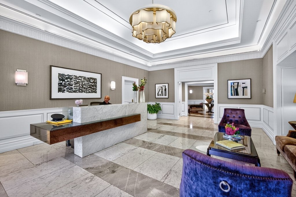 10 Rowes Wharf PH4