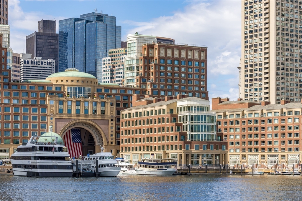 10 Rowes Wharf PH4