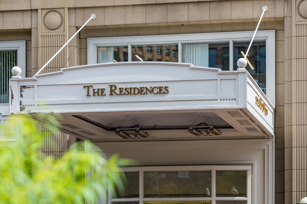10 Rowes Wharf PH4