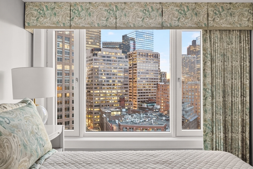 Boston, Massachusetts 02110, United States, 3 Bedrooms Bedrooms, ,4 BathroomsBathrooms,Residential,Active,210521