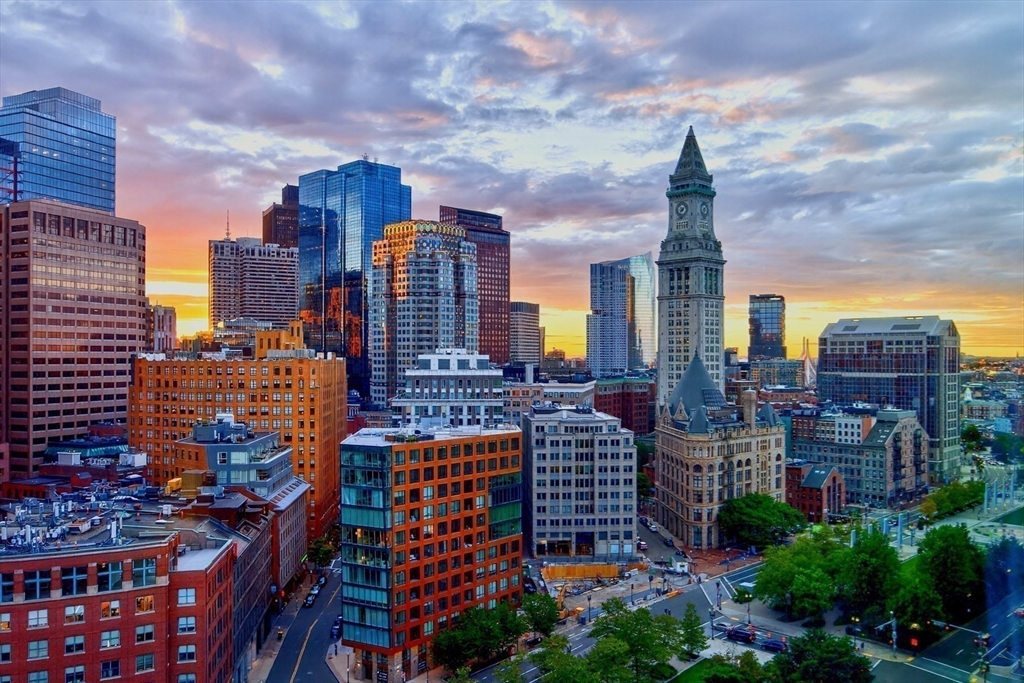 Boston, Massachusetts 02110, United States, 3 Bedrooms Bedrooms, ,4 BathroomsBathrooms,Residential,Active,210521