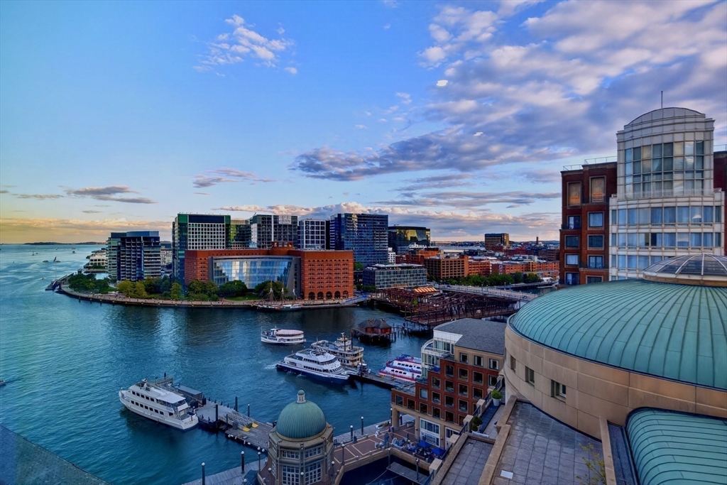 Boston, Massachusetts 02110, United States, 3 Bedrooms Bedrooms, ,4 BathroomsBathrooms,Residential,Active,210521