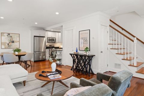 Photo of 39 Oak St #39B, Somerville, MA 02143 (MLS # 73482822)