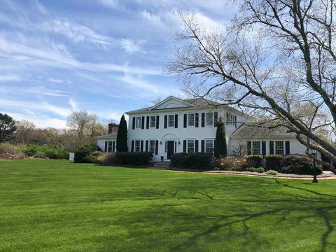 Photo of 523 Old Westport Rd, Dartmouth, MA 02747 (MLS # 73494715)