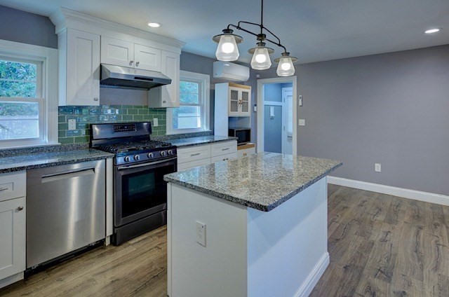 17 Hollywood Dr 1