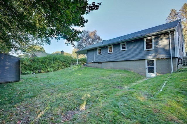 17 Hollywood Dr 1