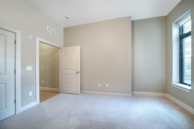 33 Rogers St. THORNDIKE