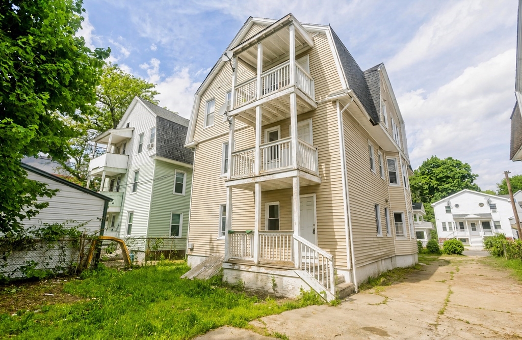116-118 Massasoit St