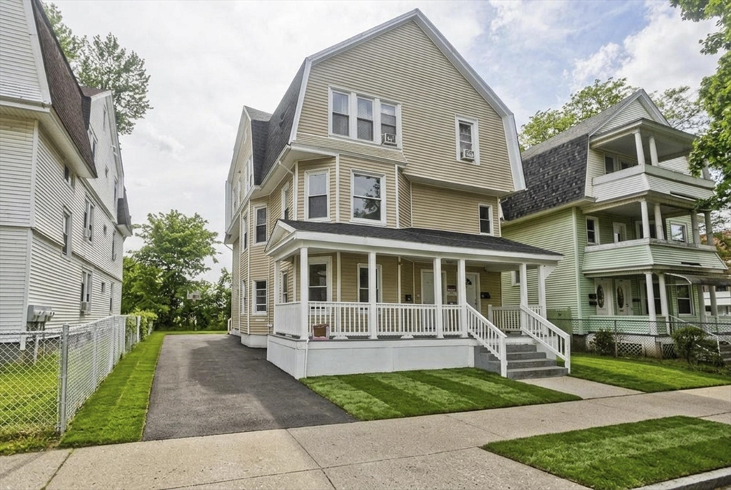 116-118 Massasoit St