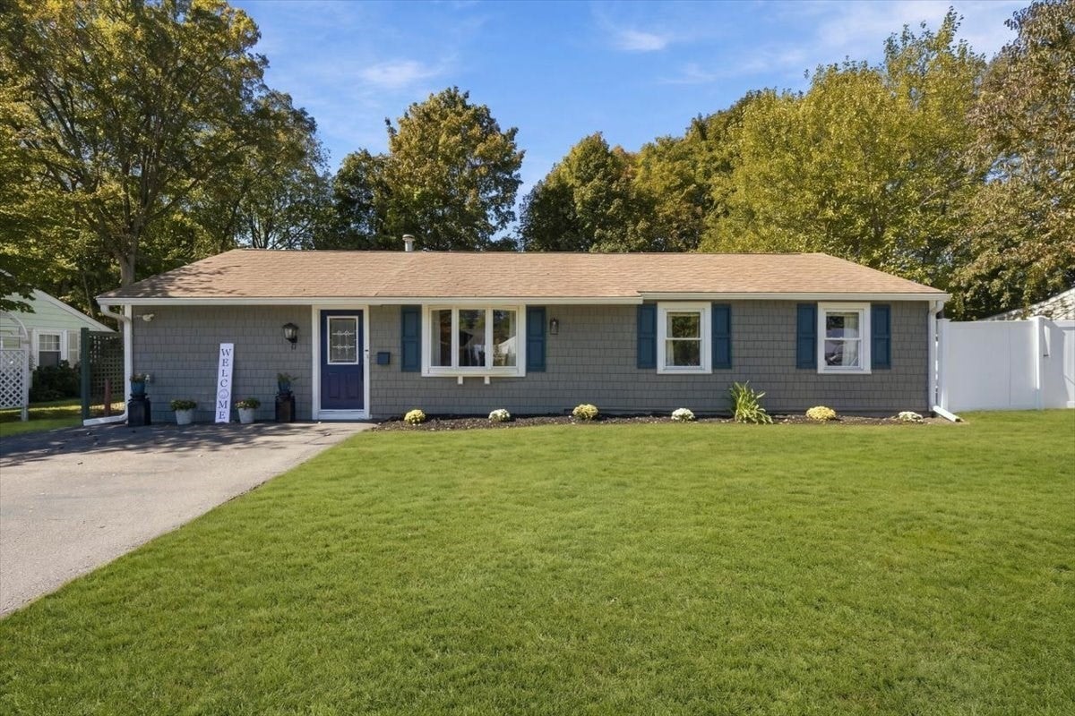 Photo of 17 Lake St, Braintree, MA
