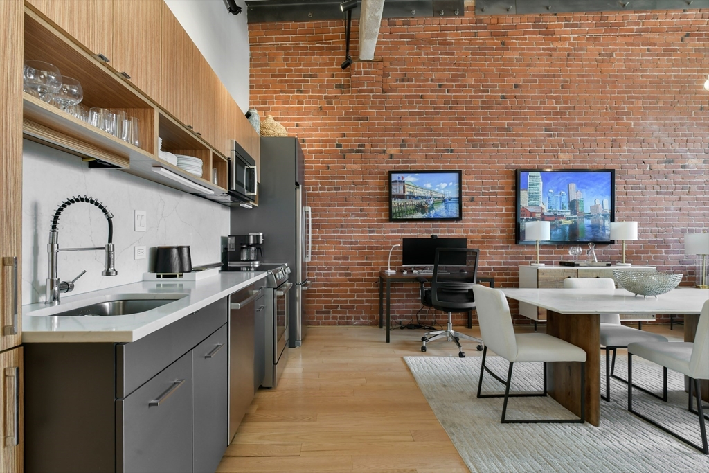 319 A St 502