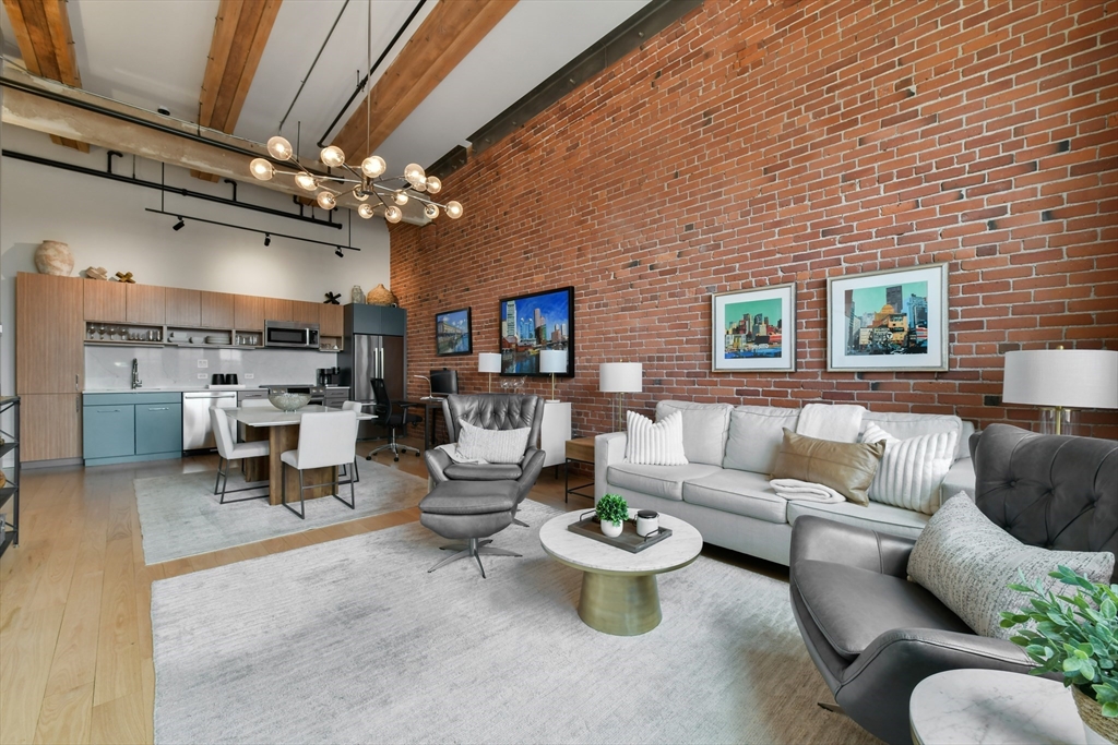 319 A St 502