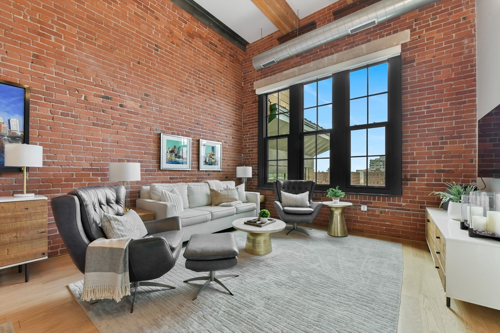 319 A St 502
