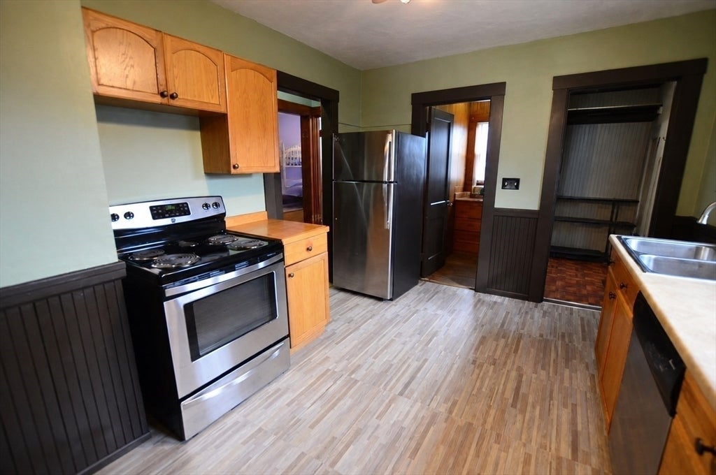 21 Avalon St, Stoughton, MA, 21 Avalon St, Stoughton, MA Photo #2