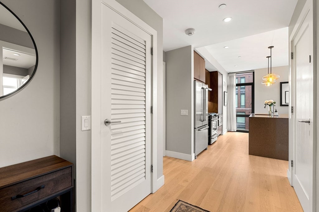 32 Traveler St 604