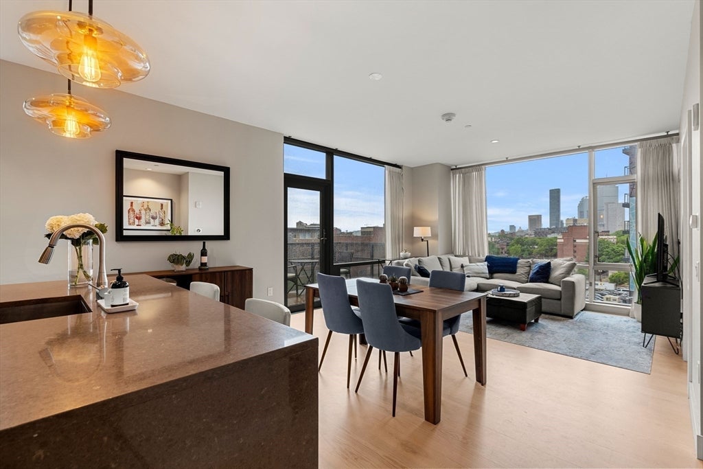 32 Traveler St 604