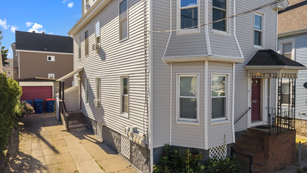27 Juniper St
