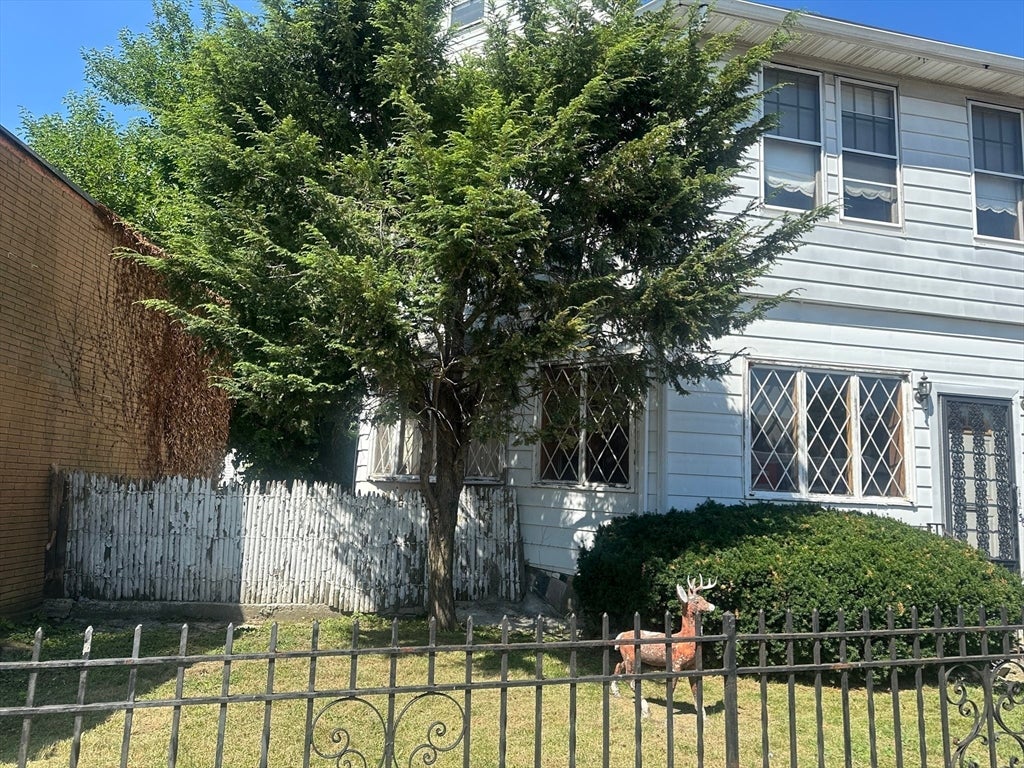 136 Main St