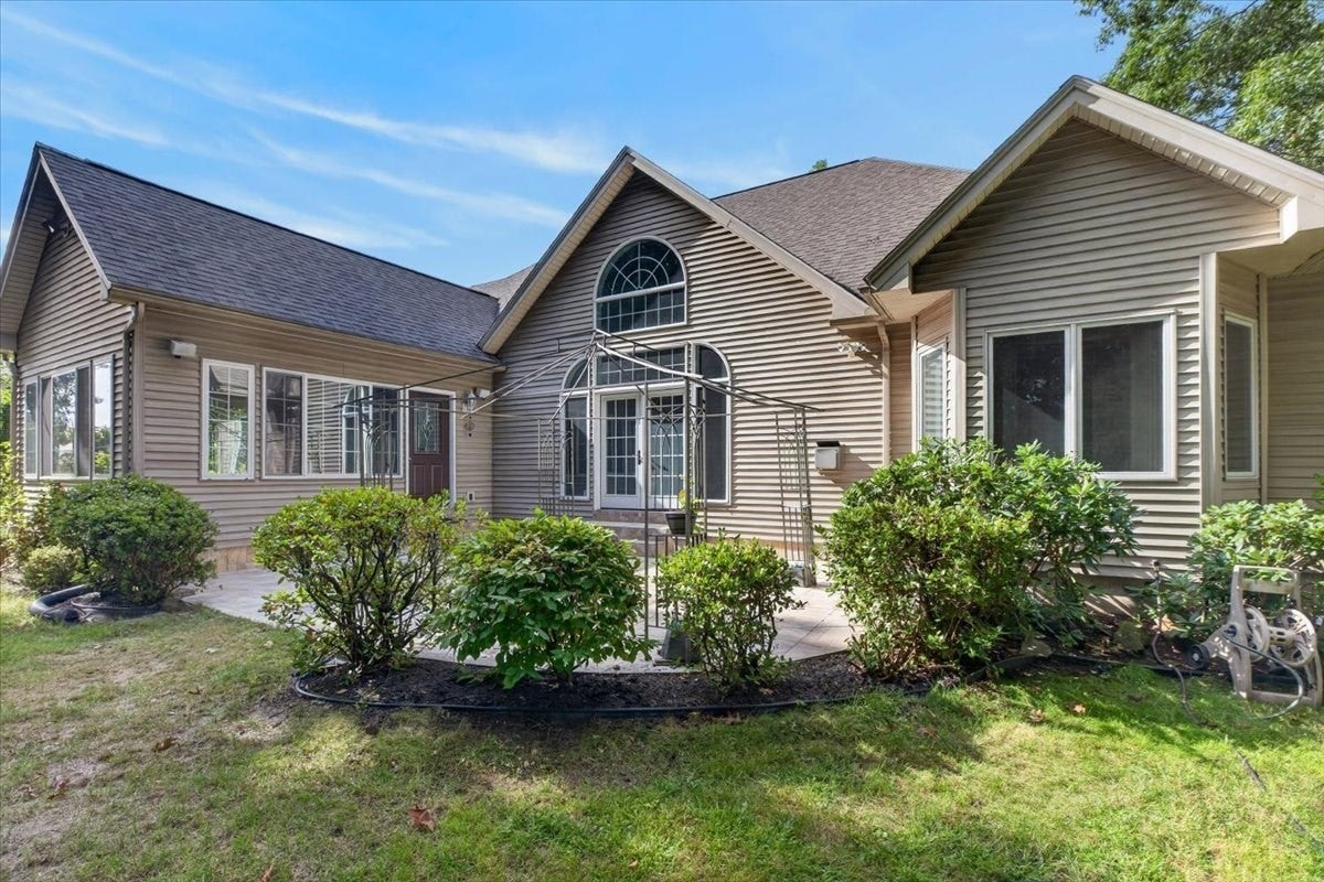 31 Hillcrest Cir, Westfield, MA, 31 Hillcrest Cir, Westfield, MA Photo #41