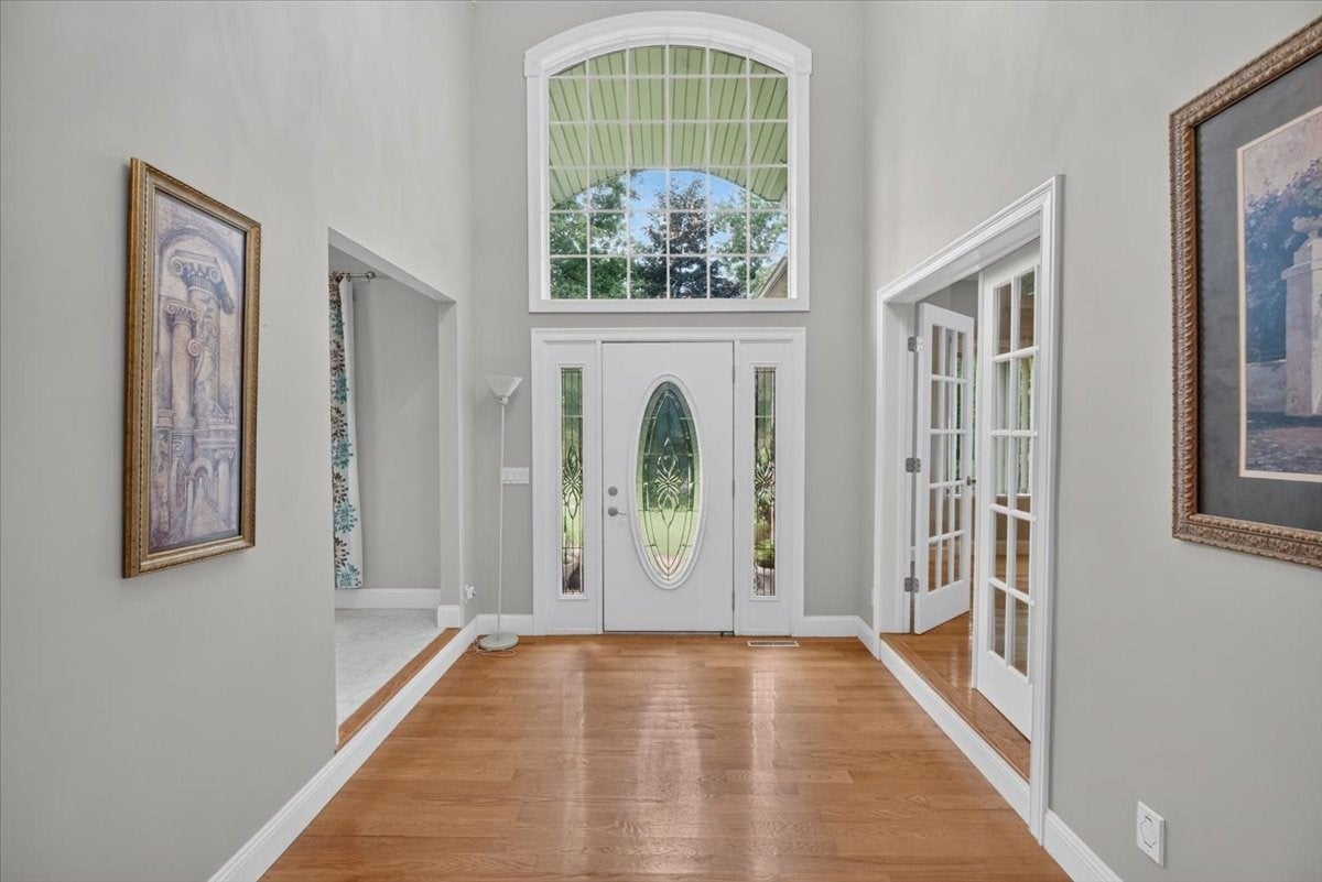 31 Hillcrest Cir, Westfield, MA, 31 Hillcrest Cir, Westfield, MA Photo #3