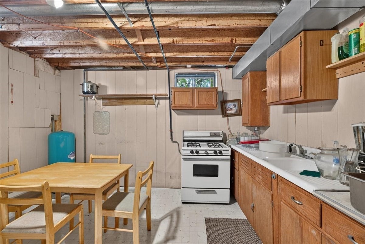 31 Hillcrest Cir, Westfield, MA, 31 Hillcrest Cir, Westfield, MA Photo #29