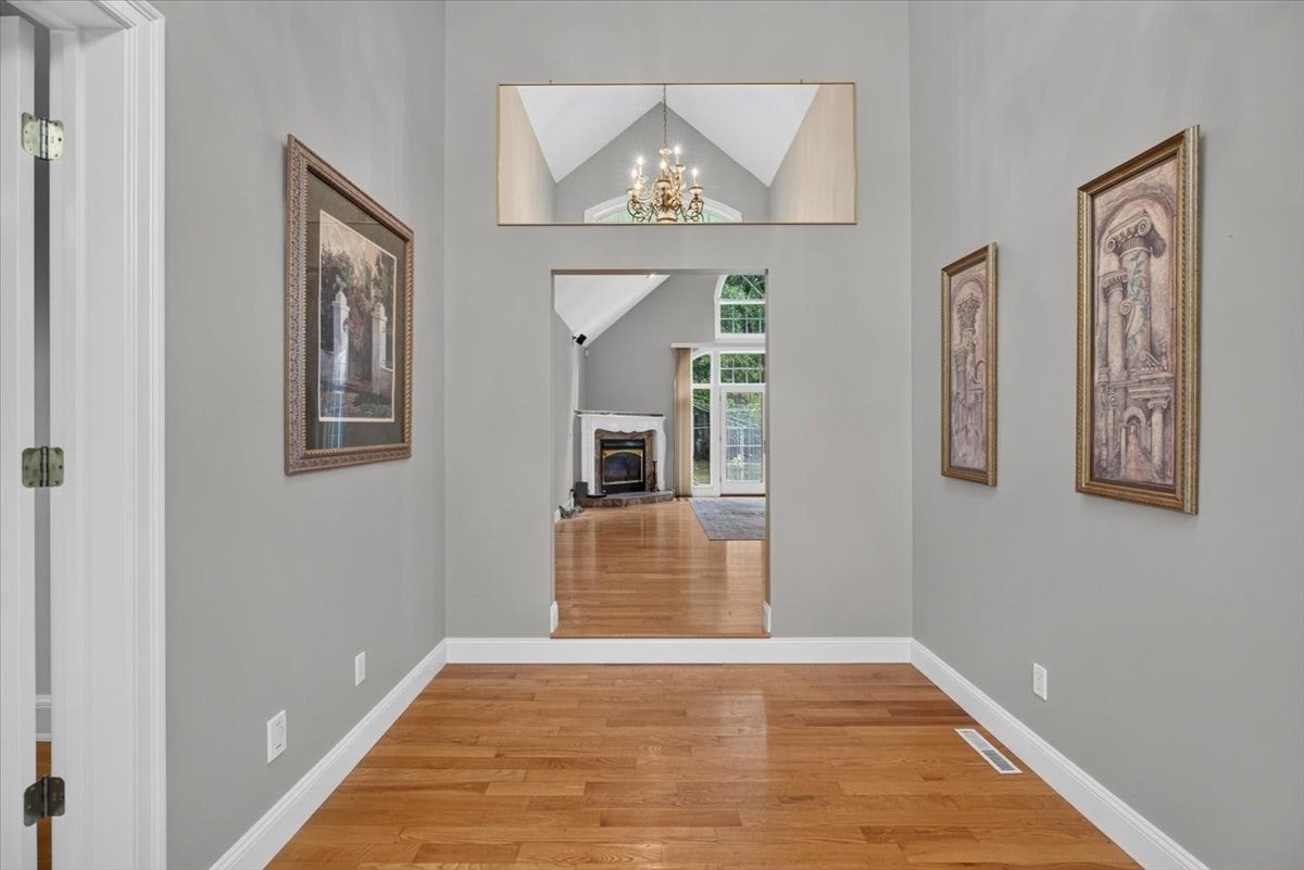 31 Hillcrest Cir, Westfield, MA, 31 Hillcrest Cir, Westfield, MA Photo #5