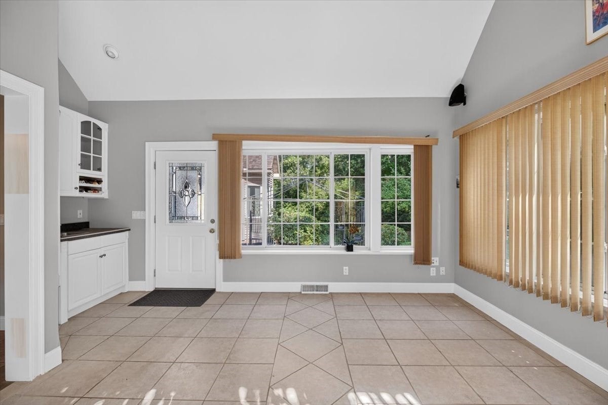 31 Hillcrest Cir, Westfield, MA, 31 Hillcrest Cir, Westfield, MA Photo #23