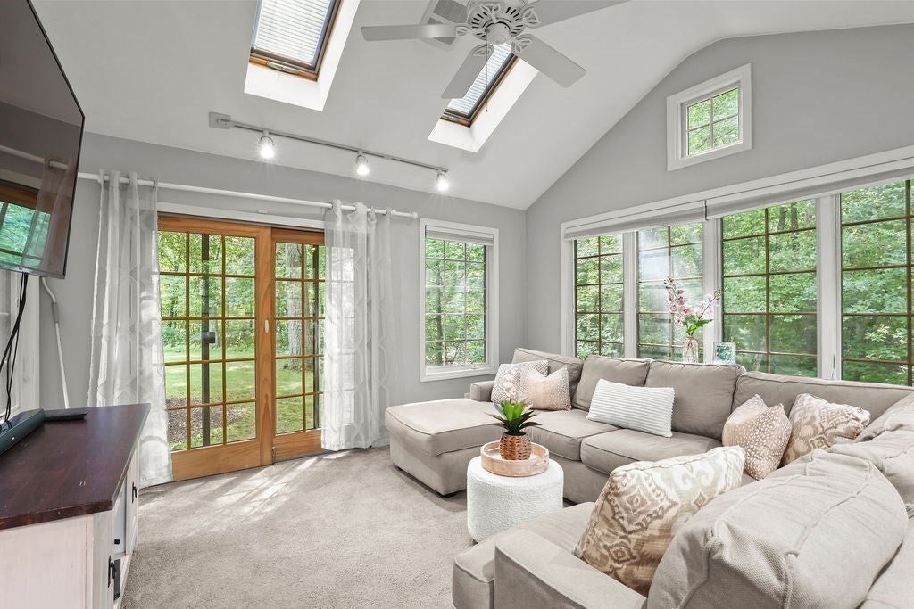 11 Barrett LN, Bellingham, MA Photo #21