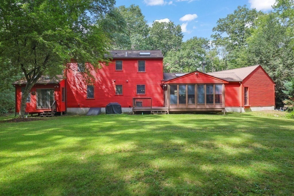 11 Barrett LN, Bellingham, MA Photo #36