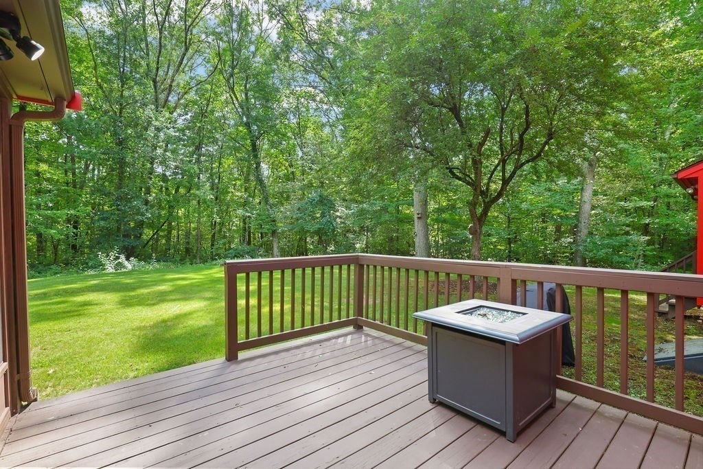 11 Barrett LN, Bellingham, MA Photo #35