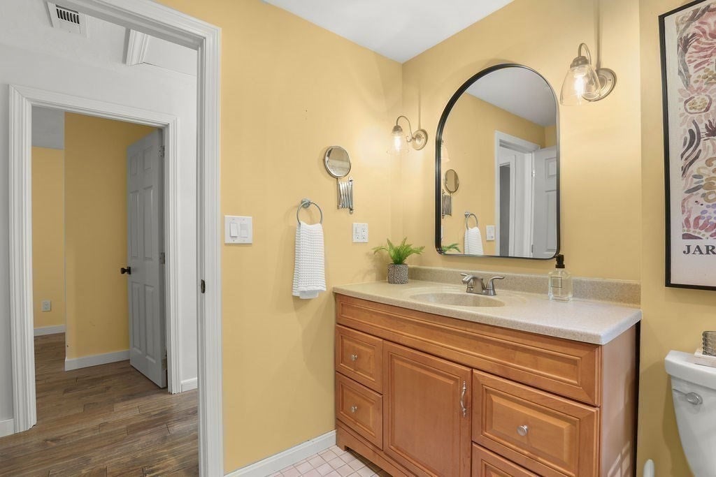 11 Barrett LN, Bellingham, MA Photo #26