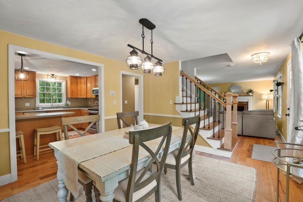 11 Barrett LN, Bellingham, MA Photo #13
