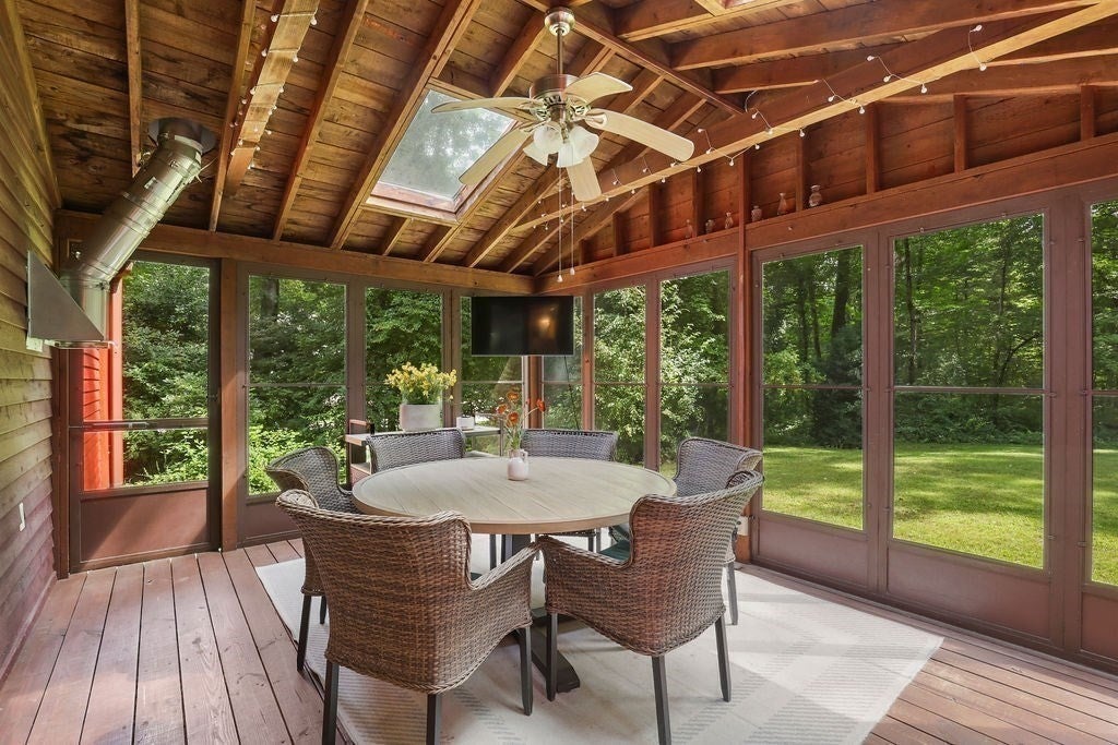 11 Barrett LN, Bellingham, MA Photo #34
