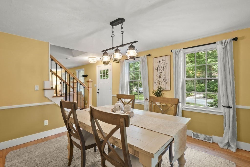 11 Barrett LN, Bellingham, MA Photo #12
