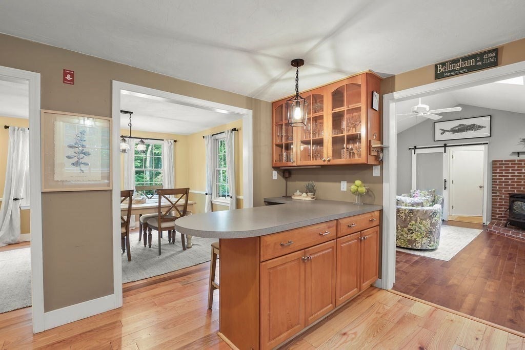 11 Barrett LN, Bellingham, MA Photo #10
