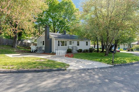 Photo of 20 Meadowbrook Dr, Easthampton, MA 01027 (MLS # 73527115)