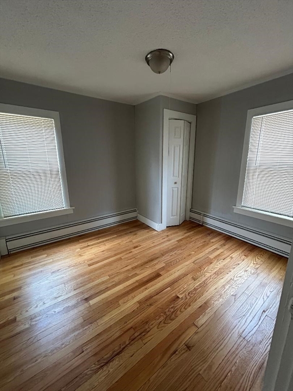 Springfield, Massachusetts 01107, United States, 3 Bedrooms Bedrooms, ,2 BathroomsBathrooms,Residential,Active,202937