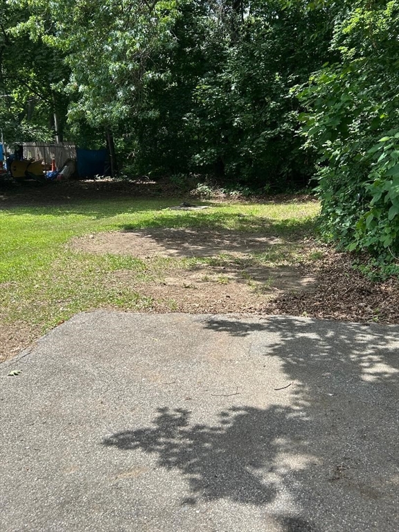 Springfield, Massachusetts 01107, United States, 3 Bedrooms Bedrooms, ,2 BathroomsBathrooms,Residential,Active,202937