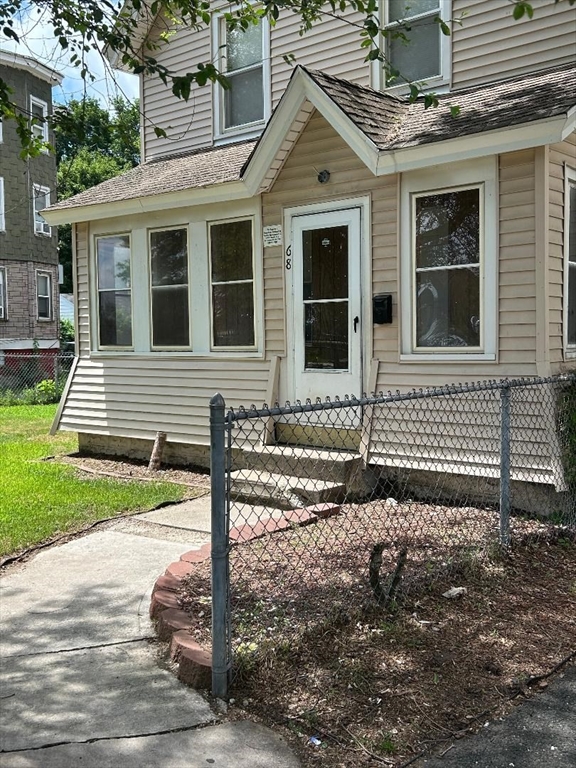 Springfield, Massachusetts 01107, United States, 3 Bedrooms Bedrooms, ,2 BathroomsBathrooms,Residential,Active,202937