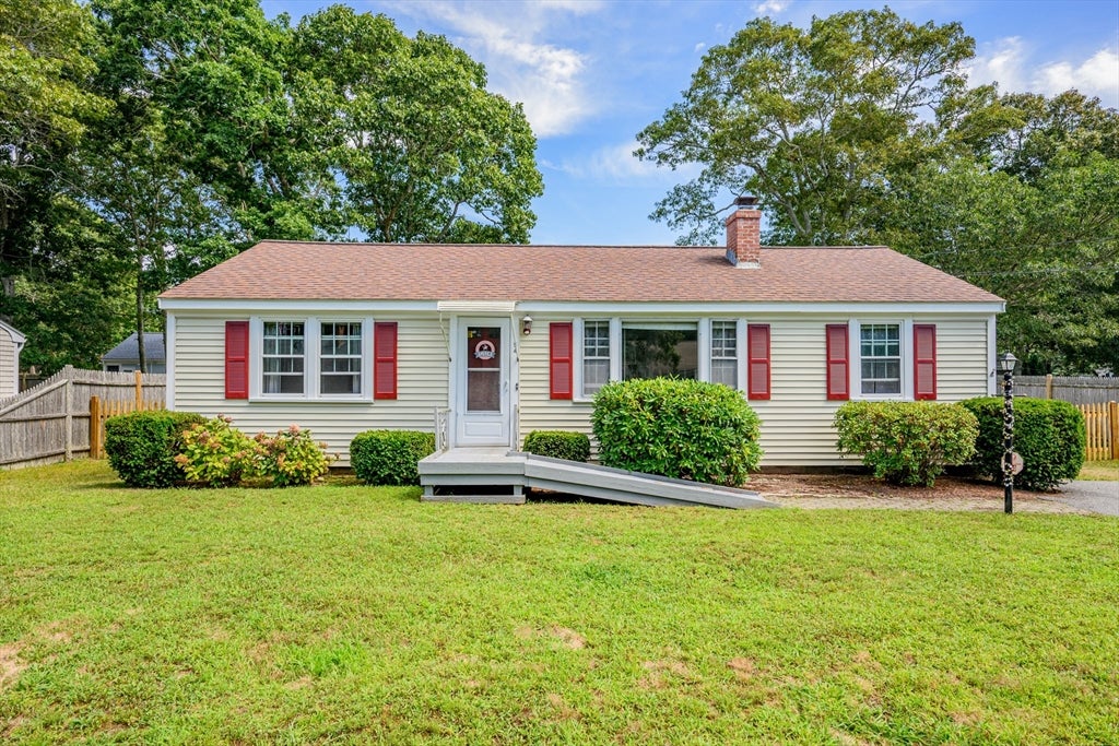 Photo of 54 Holly LN, Yarmouth, MA