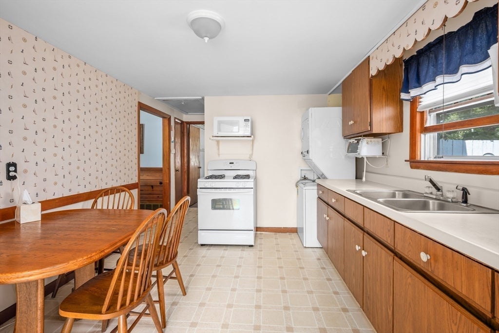 54 Holly LN, Yarmouth, MA, 54 Holly LN, Yarmouth, MA Photo #8