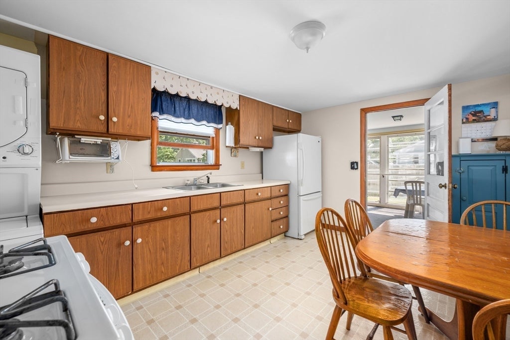 54 Holly LN, Yarmouth, MA, 54 Holly LN, Yarmouth, MA Photo #7