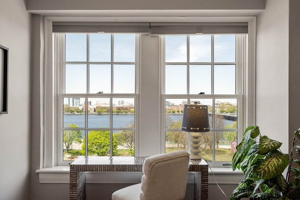 534 Beacon St 707