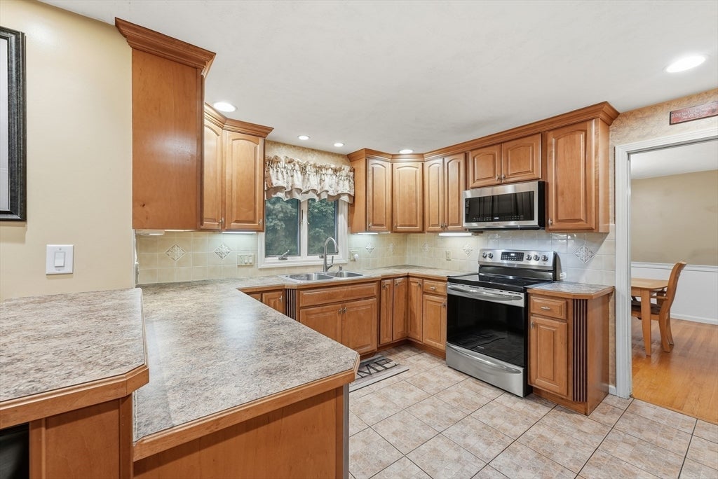 29 Shady Side Dr, Longmeadow, MA, 29 Shady Side Dr, Longmeadow, MA Photo #9