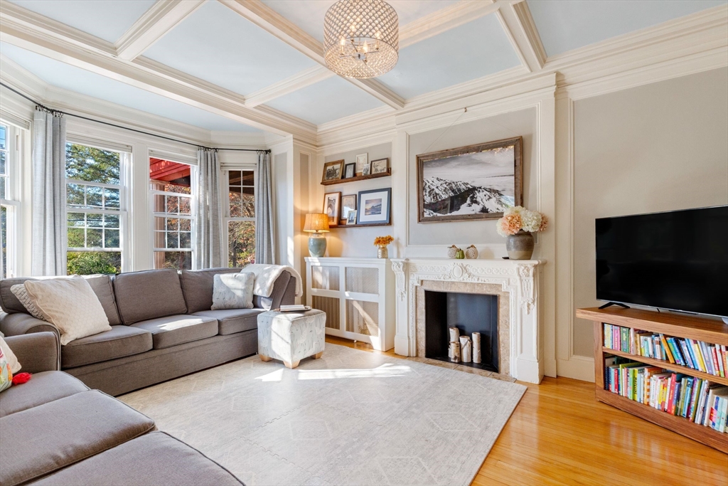 569 Franklin Street 1