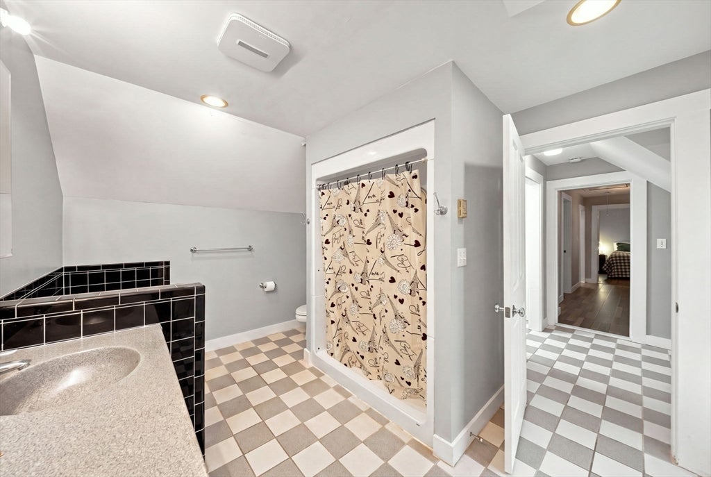 107 Sylvan St, Danvers, MA Photo #30