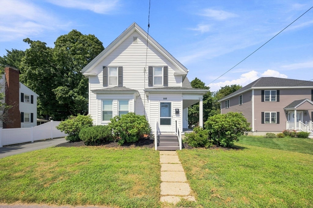 Photo of 107 Sylvan St, Danvers, MA