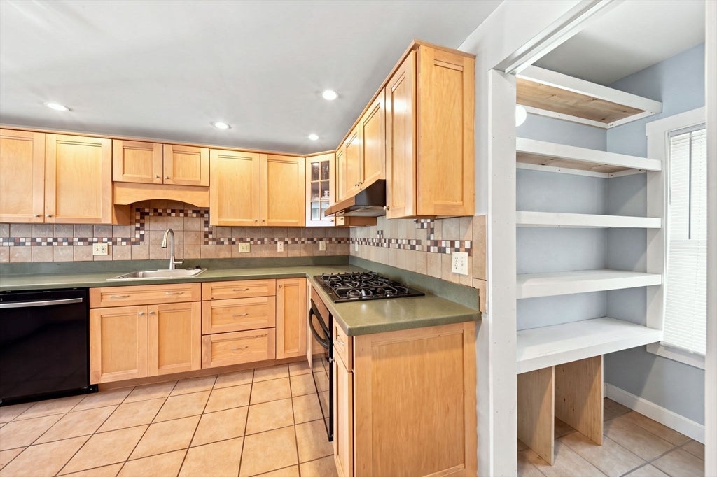 107 Sylvan St, Danvers, MA Photo #6