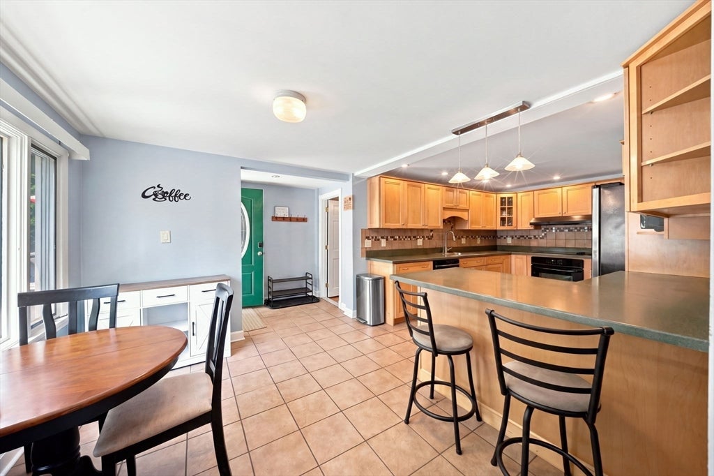 107 Sylvan St, Danvers, MA Photo #8